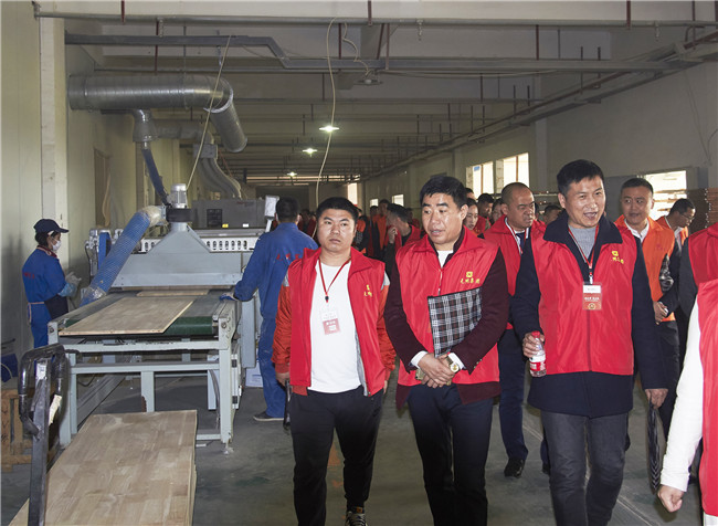 光明集團召開春季家具新品發(fā)布暨招商大會
