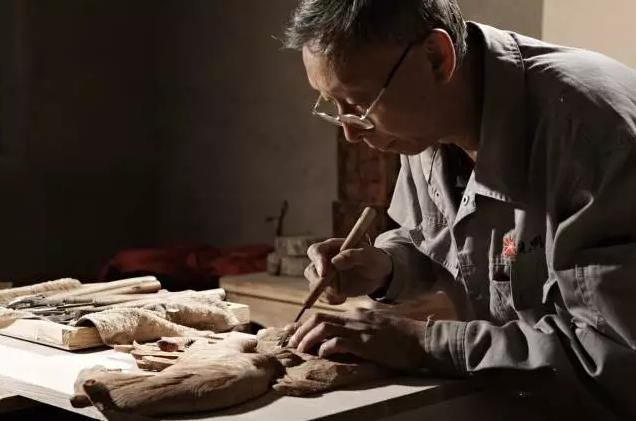 優(yōu)質(zhì)實(shí)木家具性價(jià)比與價(jià)格比那個(gè)更劃算！